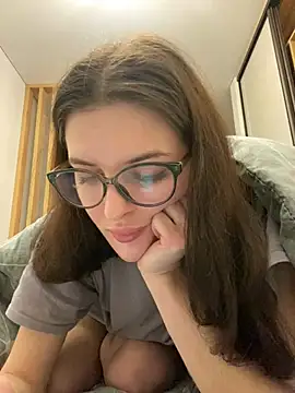 little belucci online show from February 2025 06:24:01 PM