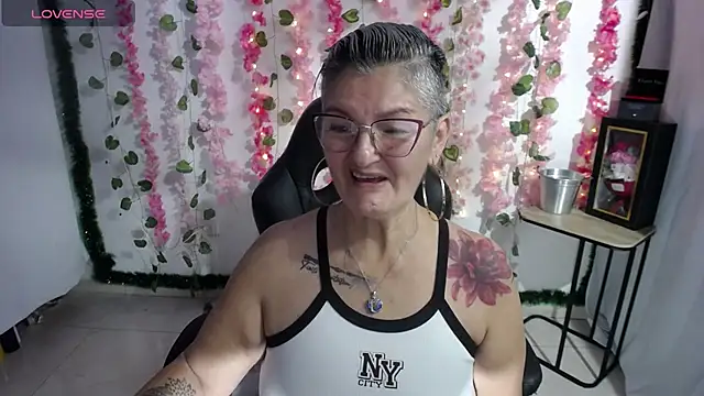 bety-cum2 online show from February 2025 04:32:01 PM