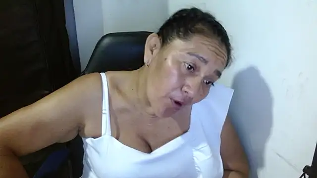 Snapshot of katia_mature chatting on December 2025 01:10:02 AM katia mature online show from December 2025 01:10:02 AM