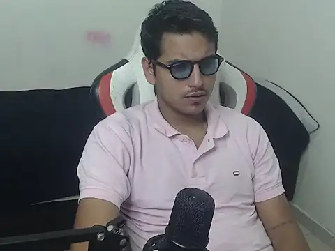 Snapshot of kylian_07 chatting on June 2026 02:02:01 AM kylian 07 online show from June 2026 02:02:01 AM