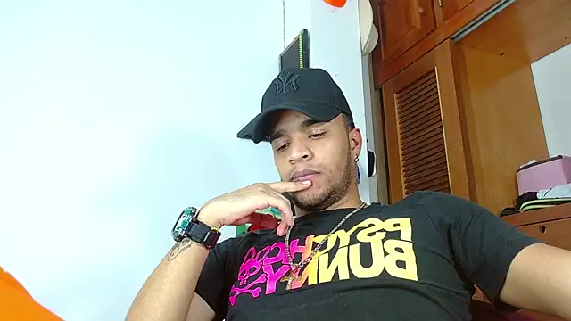 Bigcock 21cm  online show from February 2025 02:03:01 AM