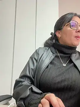 SWEETLILY18 online show from March 2025 02:21:02 PM