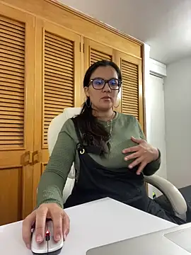 SWEETLILY18 online show from October 2025 09:54:02 PM