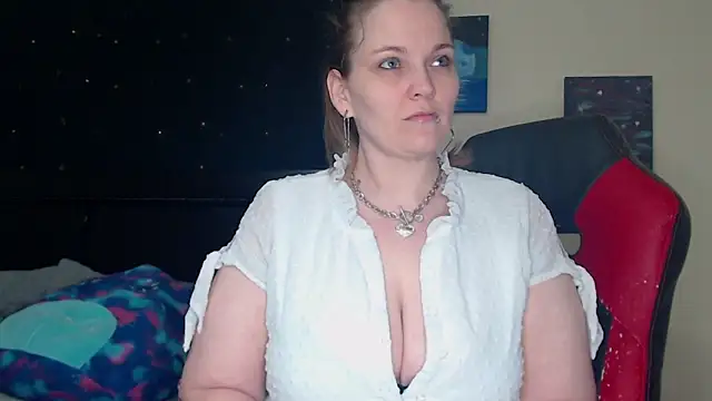 Snapshot of ToxicLilly chatting on January 2025 07:49:02 AM ToxicLilly online show from January 2025 07:49:02 AM