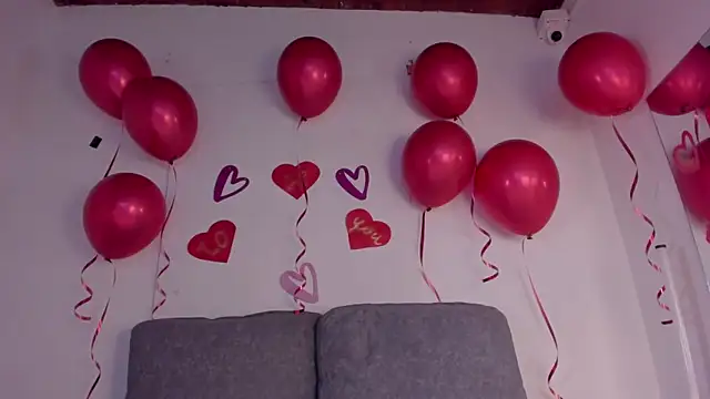 isa kiss online show from February 2025 03:05:01 PM