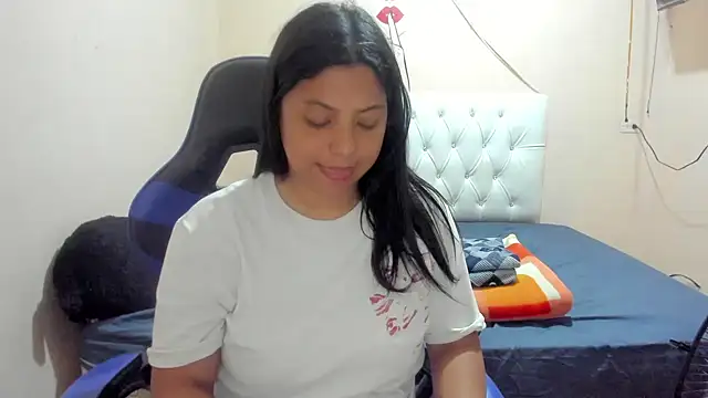 Leylafourniert online show from March 2025 08:26:02 PM