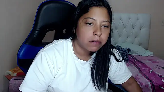 Leylafourniert online show from November 2025 07:39:02 PM