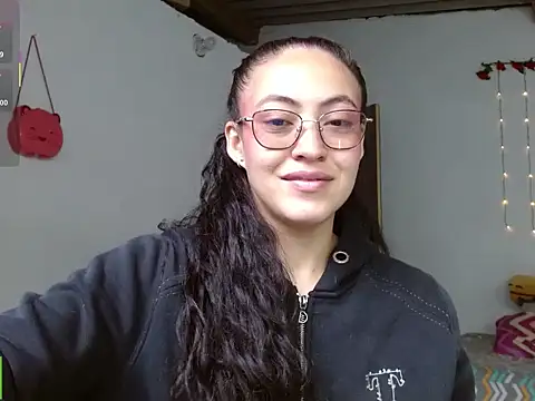 Olivia Bright online show from February 2026 02:17:02 PM