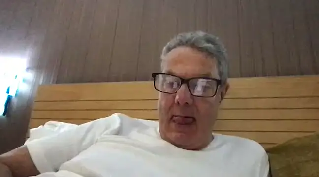 Snapshot of Oldpistolpete chatting on December 2024 04:06:01 PM Oldpistolpete online show from December 2024 04:06:01 PM