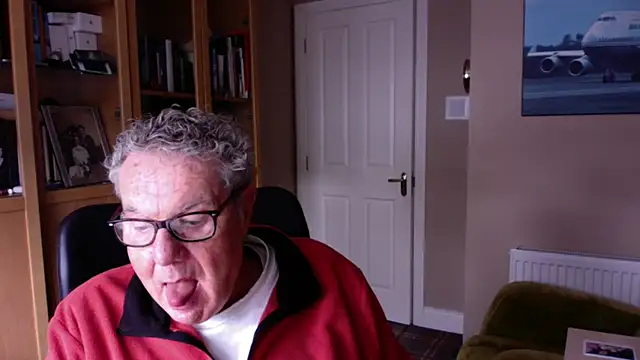 Snapshot of Oldpistolpete chatting on February 2025 10:16:01 AM Oldpistolpete online show from February 2025 10:16:01 AM