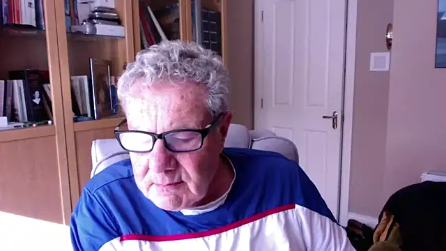 Snapshot of Oldpistolpete chatting on April 2026 04:20:01 PM Oldpistolpete online show from April 2026 04:20:01 PM