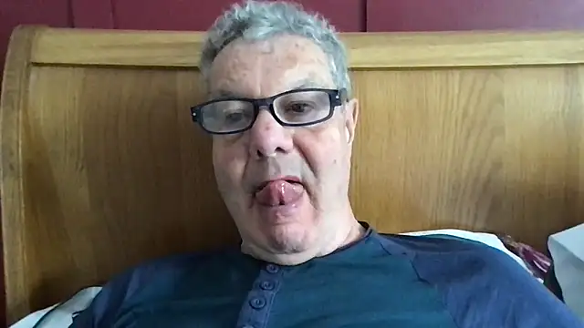 Snapshot of Oldpistolpete chatting on May 2026 08:54:01 AM Oldpistolpete online show from May 2026 08:54:01 AM
