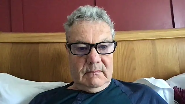Snapshot of Oldpistolpete chatting on May 2026 08:44:01 AM Oldpistolpete online show from May 2026 08:44:01 AM