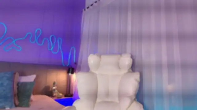 Snapshot of Sofly_s chatting on May 2026 11:48:02 AM Sofly s online show from May 2026 11:48:02 AM