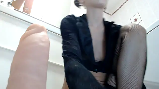 Snapshot of Crazy_team_ chatting on January 2025 05:53:01 PM Crazy team online show from January 2025 05:53:01 PM