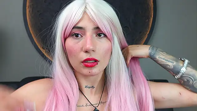 Snapshot of miss_sharlotte18 chatting on September 2025 06:13:02 PM miss sharlotte18 online show from September 2025 06:13:02 PM