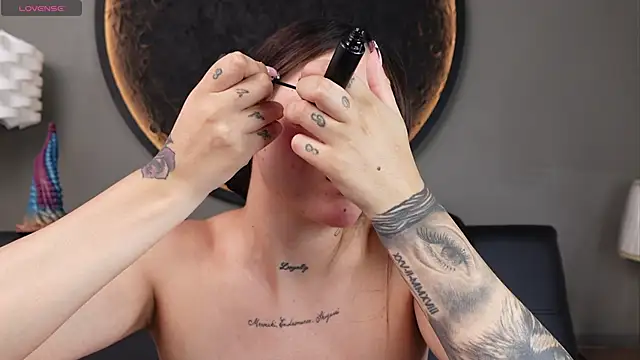 miss sharlotte18 online show from April 2026 08:20:01 PM