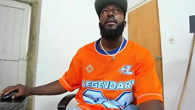 Snapshot of DaleHamilton chatting on December 2024 04:06:01 PM DaleHamilton online show from December 2024 04:06:01 PM