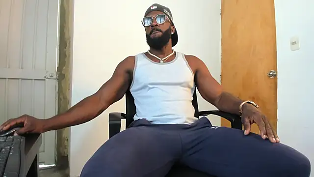 Snapshot of DaleHamilton chatting on December 2024 02:46:02 PM DaleHamilton online show from December 2024 02:46:02 PM