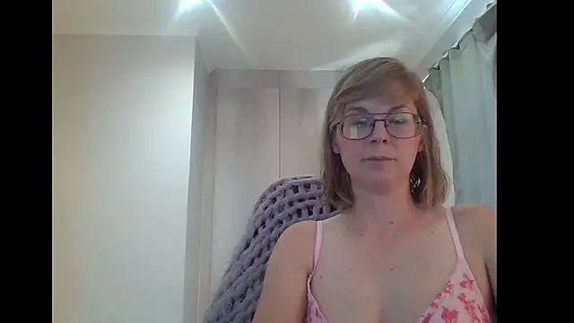 Snapshot of SavannaGirly chatting on January 2025 07:10:02 AM SavannaGirly online show from January 2025 07:10:02 AM