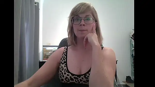 Snapshot of SavannaGirly chatting on February 2025 07:44:01 AM SavannaGirly online show from February 2025 07:44:01 AM