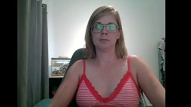 Snapshot of SavannaGirly chatting on February 2025 02:54:01 PM SavannaGirly online show from February 2025 02:54:01 PM