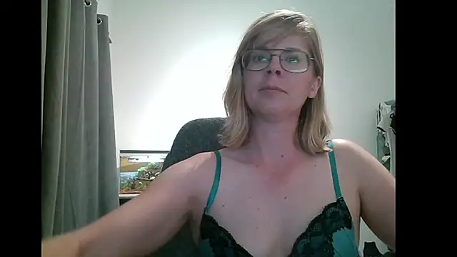 Snapshot of SavannaGirly chatting on March 2025 08:05:02 PM SavannaGirly online show from March 2025 08:05:02 PM