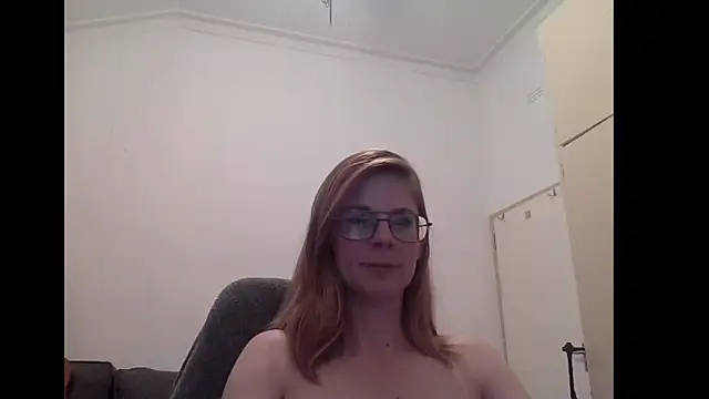 Snapshot of SavannaGirly chatting on September 2025 08:03:01 AM SavannaGirly online show from September 2025 08:03:01 AM