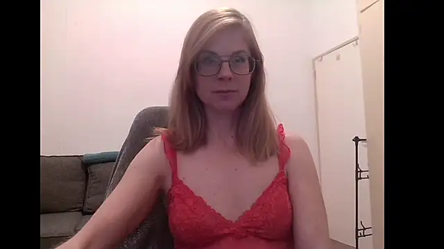 Snapshot of SavannaGirly chatting on September 2025 06:36:01 AM SavannaGirly online show from September 2025 06:36:01 AM