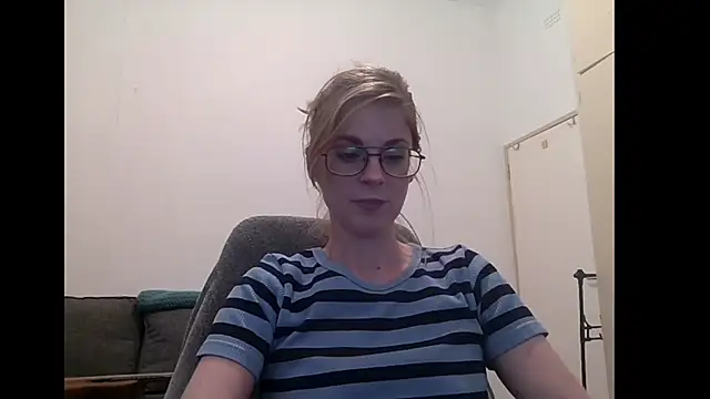Snapshot of SavannaGirly chatting on September 2025 06:59:01 AM SavannaGirly online show from September 2025 06:59:01 AM