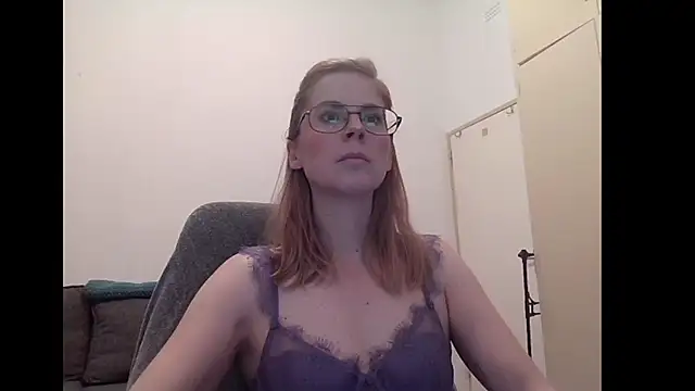 Snapshot of SavannaGirly chatting on September 2025 07:43:01 AM SavannaGirly online show from September 2025 07:43:01 AM