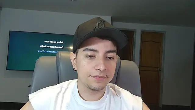 Jhoan saenz online show from November 2025 04:54:02 AM