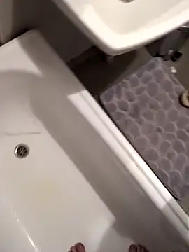 mustang69696 online show from November 2025 12:49:01 PM