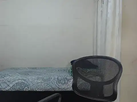 Snapshot of emiliano_hottt chatting on January 2025 06:59:02 AM emiliano hottt online show from January 2025 06:59:02 AM
