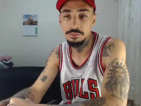 Snapshot of emiliano_hottt chatting on February 2026 07:08:02 AM emiliano hottt online show from February 2026 07:08:02 AM