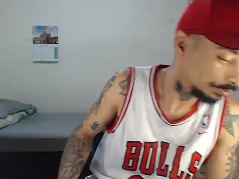 Snapshot of emiliano_hottt chatting on March 2026 10:09:01 PM emiliano hottt online show from March 2026 10:09:01 PM