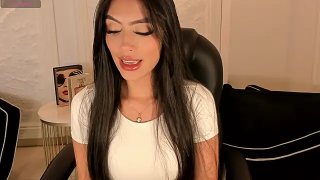 Snapshot of JadeEvansX chatting on January 2026 02:33:01 PM JadeEvansX online show from January 2026 02:33:01 PM