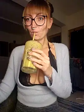 MissMialicious online show from January 2025 03:44:02 PM