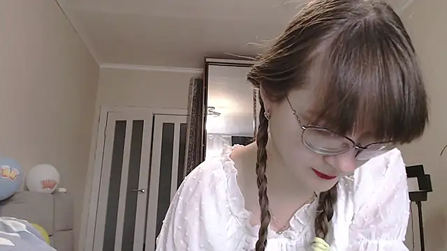 KiraGoldens online show from September 2025 06:37:02 AM