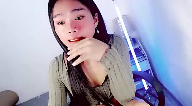 amomentoflust69 online show from December 2024 04:14:01 AM