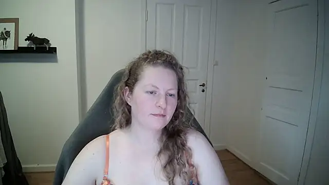 Girlnina-1995 online show from January 2025 12:52:01 PM