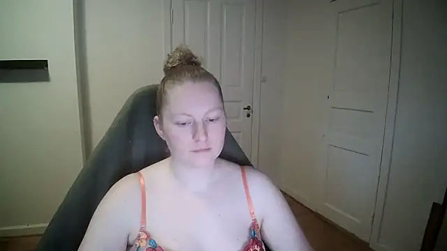 Girlnina-1995 online show from January 2025 11:56:01 AM