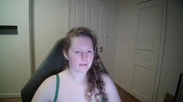 Girlnina-1995 online show from February 2025 09:04:02 PM