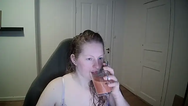 Girlnina-1995 online show from February 2025 09:43:02 AM