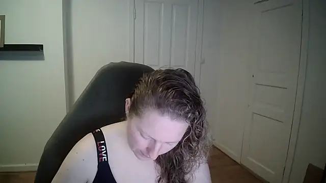 Girlnina-1995 online show from March 2025 10:35:02 AM