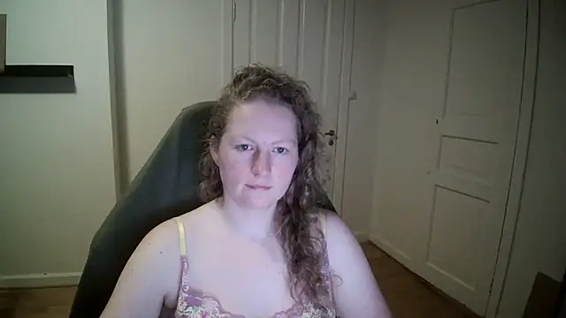 Girlnina-1995 online show from March 2025 09:04:02 PM