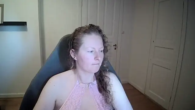 Girlnina-1995 online show from March 2025 10:32:01 AM