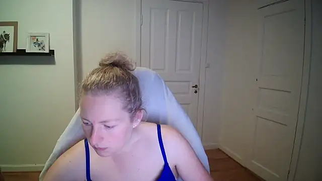 Girlnina-1995 online show from September 2025 02:29:02 PM