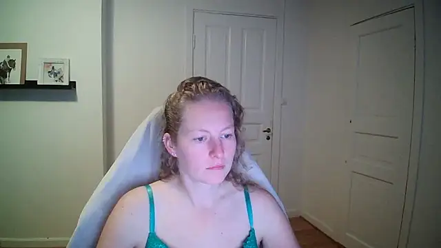 Girlnina-1995 online show from September 2025 07:43:01 AM