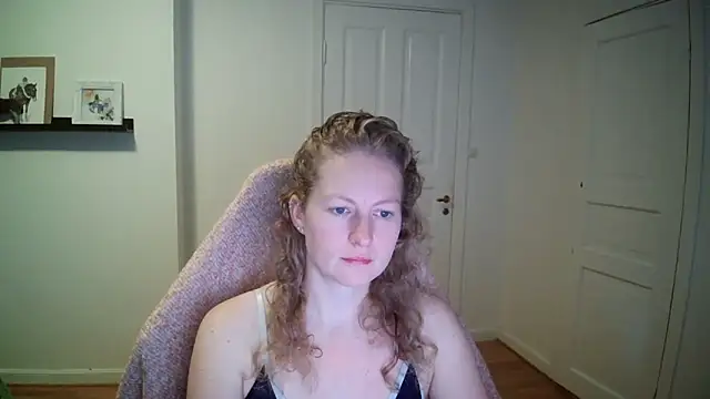 Girlnina-1995 online show from October 2025 08:23:02 AM